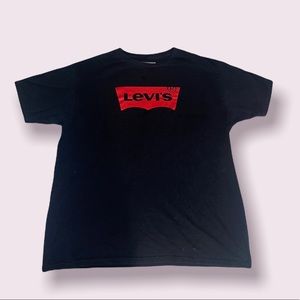 Vintage Levi’s classic t-shirt. Women’s XL but can be unisex (L in men’s).